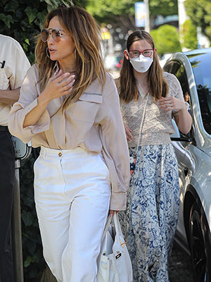 Jennifer Lopez lunch with Violet Affleck
