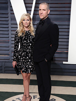 Reese Witherspoon &amp; Jim Toth Finalize Divorce &amp; Declared Single