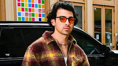 Joe Jonas Holds Hands With Daughter Willa in New York City: Photos