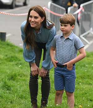 LONDON, ENGLAND - MAY 08: Prince Louis of Wales helps his mother, Catherine, Princess of Wales, take part in the Big Help Out, during a visit to the 3rd Upton Scouts Hut in Slough on May 8, 2023 in London, England. The Big Help Out is a day when people are encouraged to volunteer in their communities. It is part of the celebrations of the Coronation of Charles III and his wife, Camilla, as King and Queen of the United Kingdom of Great Britain and Northern Ireland, and the other Commonwealth realms that took place at Westminster Abbey on Saturday, May 6, 2023. (Photo by Daniel Leal - WPA Pool/Getty Images)