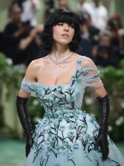 NEW YORK, NEW YORK - MAY 06: Sydney Sweeney attends The 2024 Met Gala Celebrating "Sleeping Beauties: Reawakening Fashion" at The Metropolitan Museum of Art on May 06, 2024 in New York City. (Photo by Dimitrios Kambouris/Getty Images for The Met Museum/Vogue)