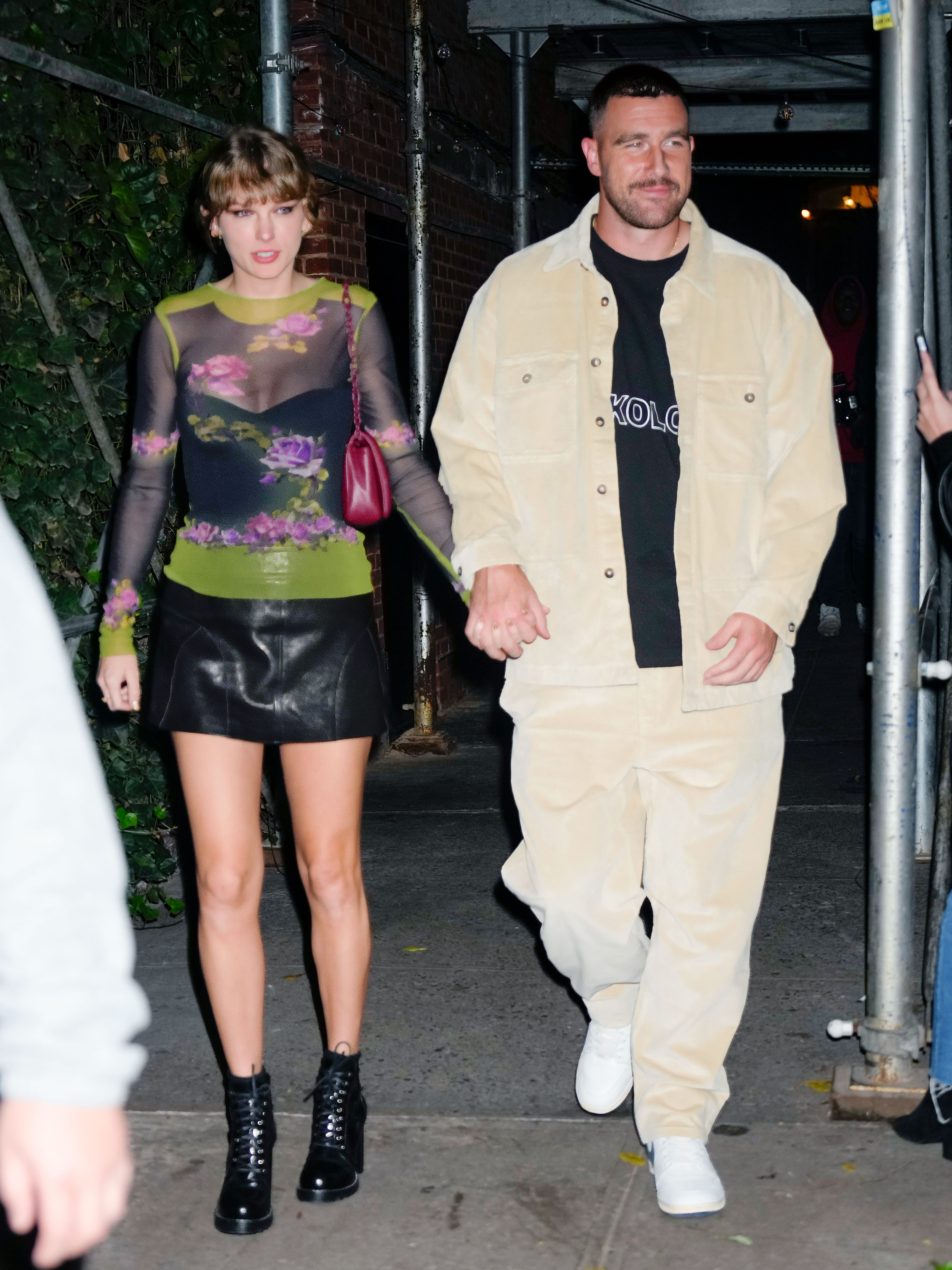 NEW YORK, NEW YORK - OCTOBER 15: Taylor Swift and Travis Kelce have dinner at Waverly Inn on October 15, 2023 in New York City. (Photo by Gotham/GC Images)