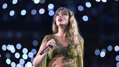 LONDON, ENGLAND - AUGUST 15: EDITORIAL USE ONLY. NO BOOK COVERS. Taylor Swift performs onstage during "Taylor Swift | The Eras Tour" at Wembley Stadium on August 15, 2024 in London, England. (Photo by Gareth Cattermole/TAS24/Getty Images for TAS Rights Management )