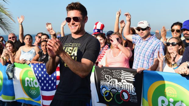 RIO DE JANEIRO, BRAZIL - AUGUST 17:  (BROADCAST - OUT)  Zac Efron makes an appearance on the Today show set on Copacabana Beach on August 17, 2016 in Rio de Janeiro, Brazil.  (Photo by Harry How/Getty Images)