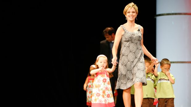 NEW YORK - APRIL 23: From "Jon + Kate Plus 8" Kate Gosselin and her children attend the Discovery Upfront event at Jazz at Lincoln Center on April 23, 2008 in New York City. (Photo by Amy Sussman/Getty Images for Discovery)