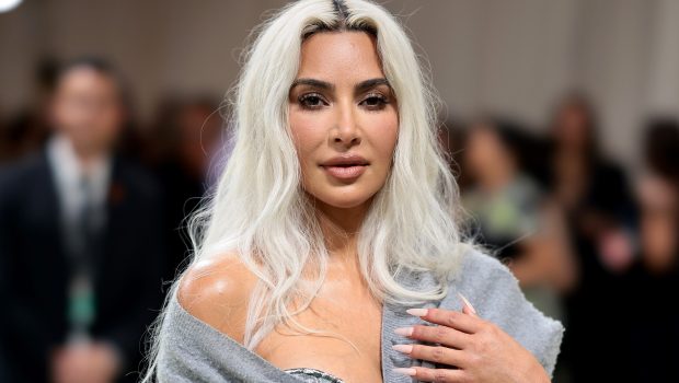 Famous Birthday - Celebrity Kim Kardashian born October 21, 1980