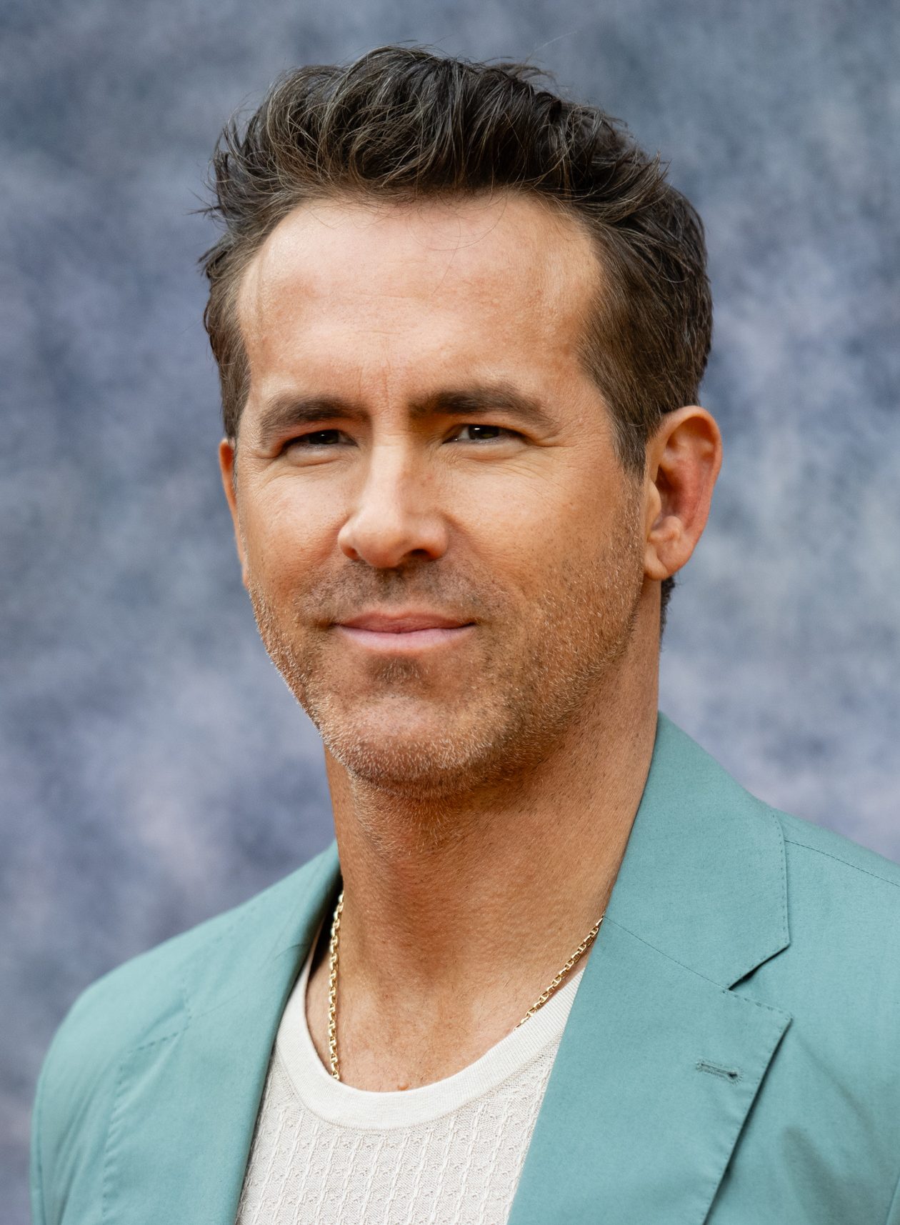 Famous Birthday - Celebrity Ryan Reynolds born October 23, 1976