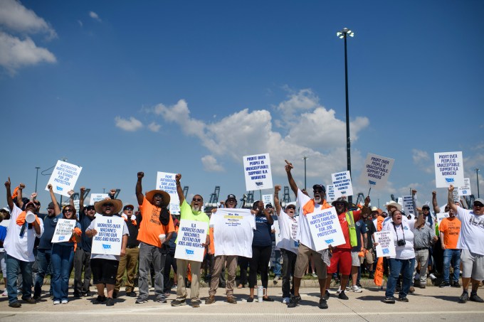 Dockworkers Protest