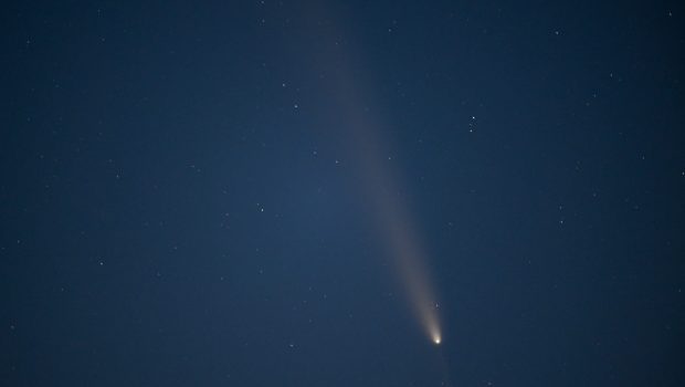 PESCADERO, CALIFORNIA - OCTOBER 16: Comet Tsuchinshan-Atlas, the C/2023 A3 Tsuchinshan-Atlas comet, the brightest comet of the last 13 years is captured over Pacific Ocean in Pescadero, California, United States on October 16, 2024. (Photo by Tayfun Coskun/Anadolu via Getty Images)