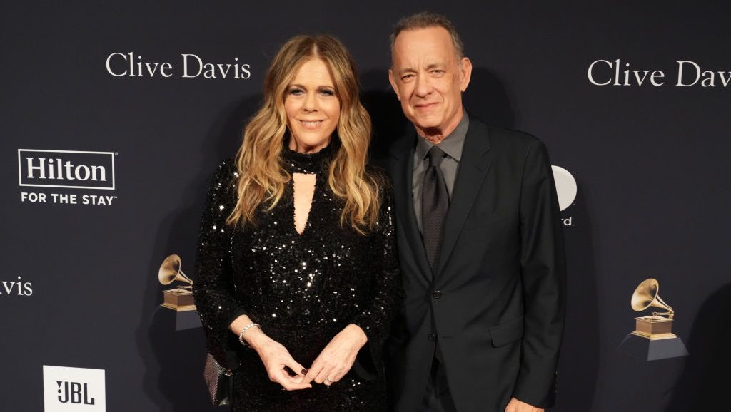 BEVERLY HILLS, CALIFORNIA - FEBRUARY 04: (FOR EDITORIAL USE ONLY) Rita Wilson and Tom Hanks attends the Pre-GRAMMY Gala & GRAMMY Salute To Industry Icons Honoring Julie Greenwald & Craig Kallman at The Beverly Hilton on February 04, 2023 in Beverly Hills, California. (Photo by Jeff Kravitz/FilmMagic)