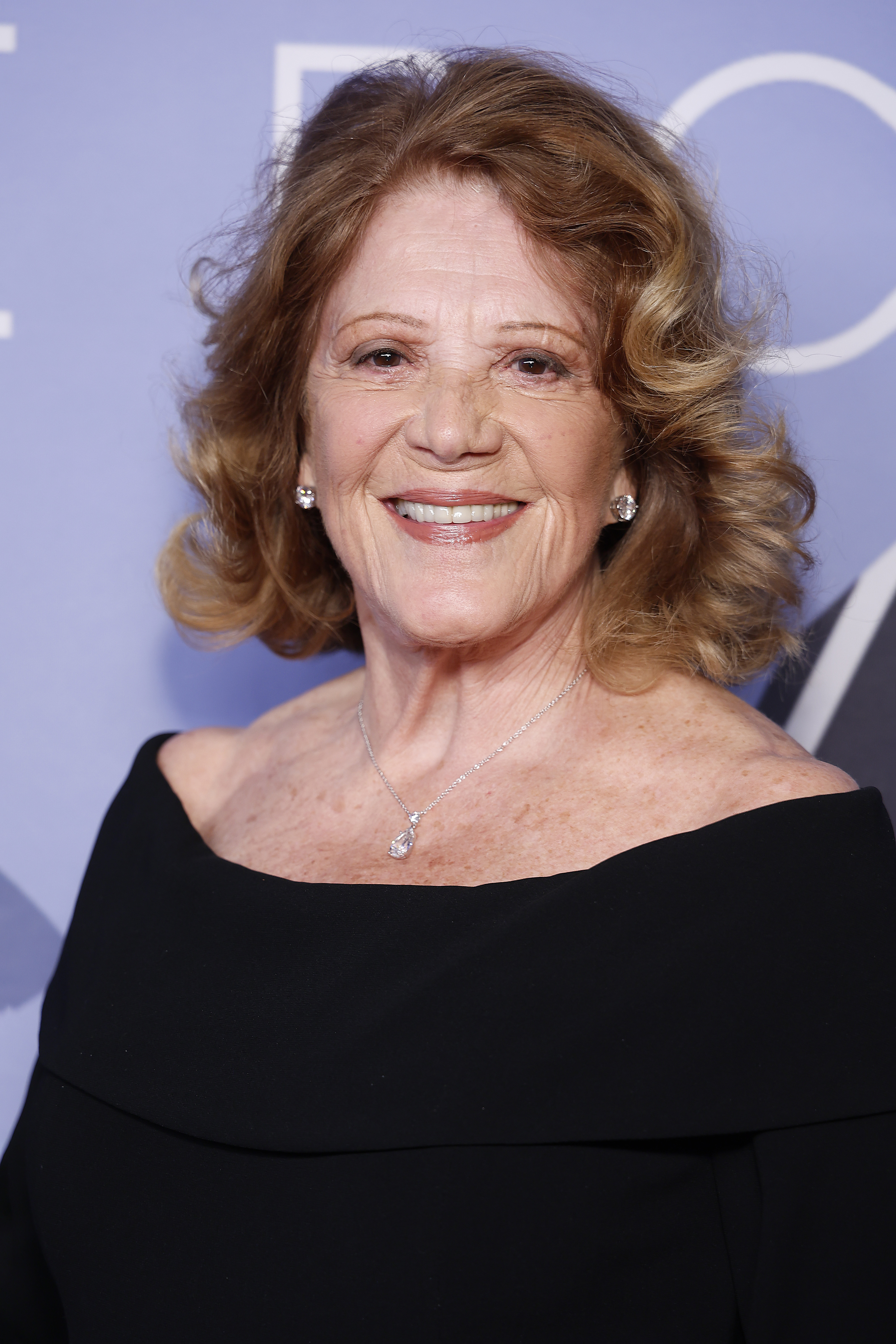 Linda Lavin Then & Today: The Late Actress' Life in Photos The Roundabout Gala 2023