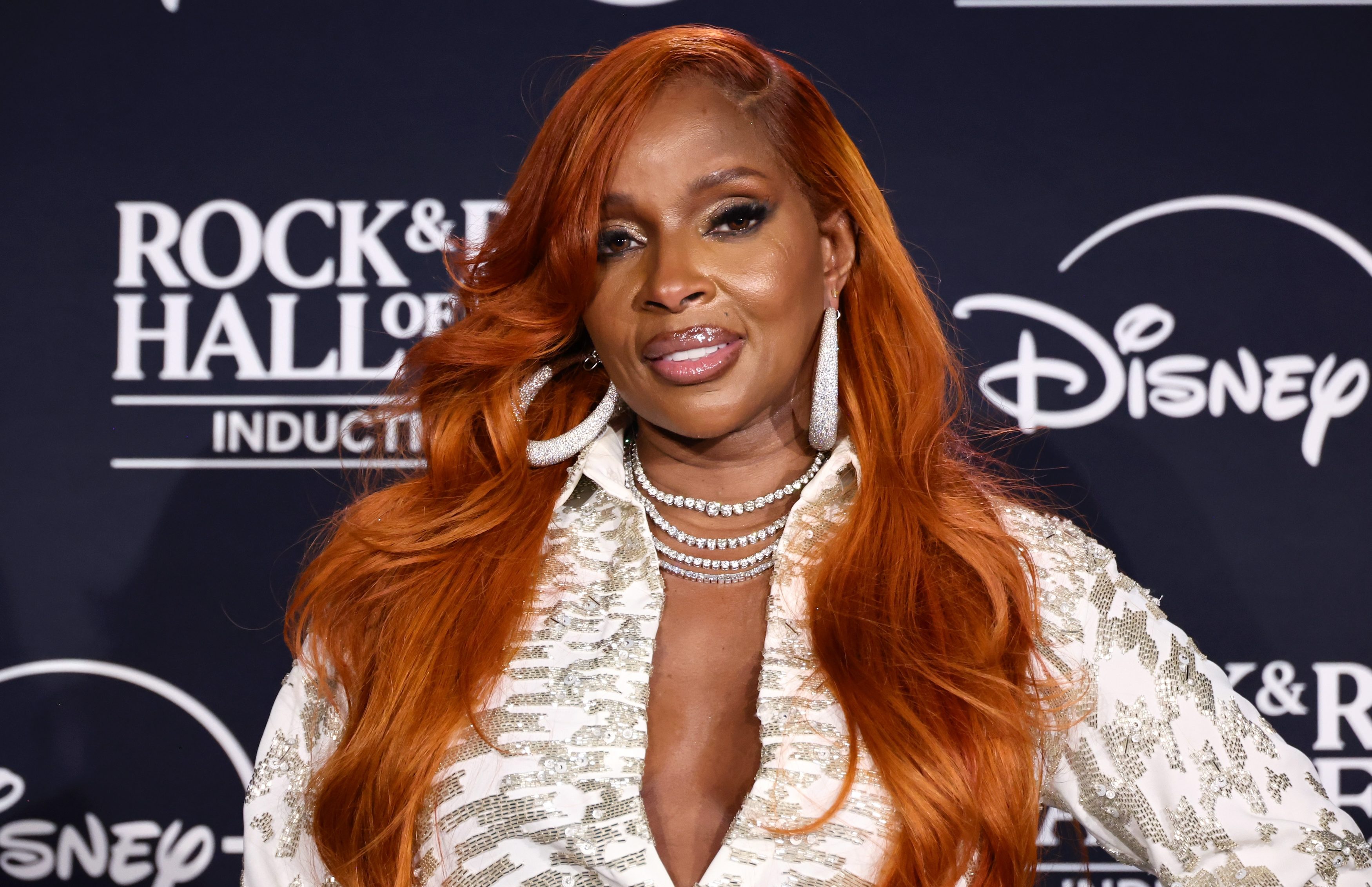 CLEVELAND, OHIO - OCTOBER 19: Inductee Mary J. Blige poses in the press room during the 2024 Rock & Roll Hall Of Fame Induction Ceremony streaming on Disney+ at Rocket Mortgage Fieldhouse on October 19, 2024 in Cleveland, Ohio.  (Photo by Arturo Holmes/Getty Images for The Rock and Roll Hall of Fame)